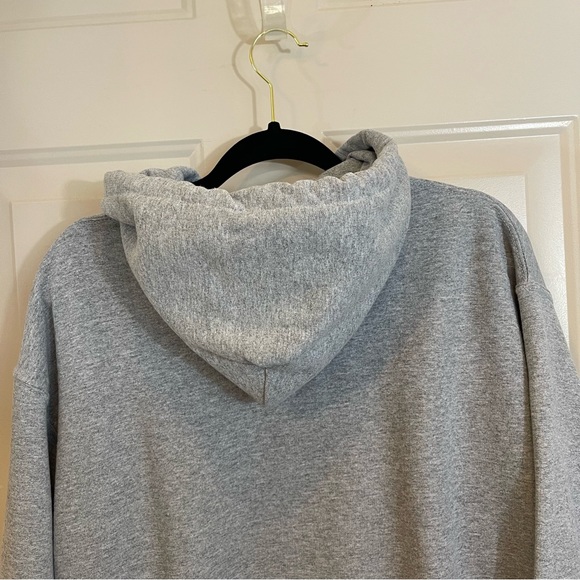 New Gildan medium hooded sweatshirt “taken” embroidered pink lettering feature - Picture 8 of 9